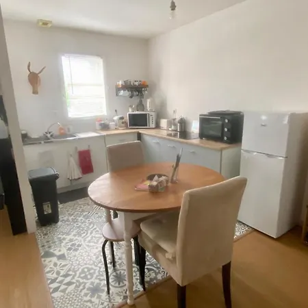 Maison A Deux Pas Du Bourg