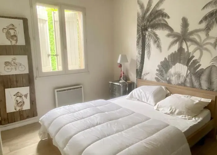 Maison A Deux Pas Du Bourg *