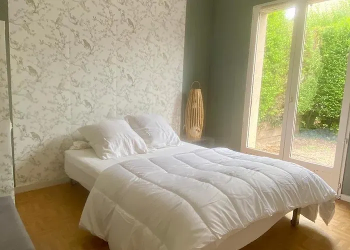 Maison A Deux Pas Du Bourg Tatil Evi